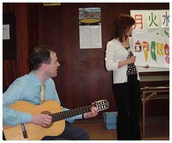 Julian Whitney and a workshop participant